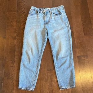Madewell Mom Jeans size 29. High rise, light wash
